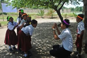 Read more about the article 10 Proven Tips on How to Improve Social Skills in Primary School Kids for Happier Friendships